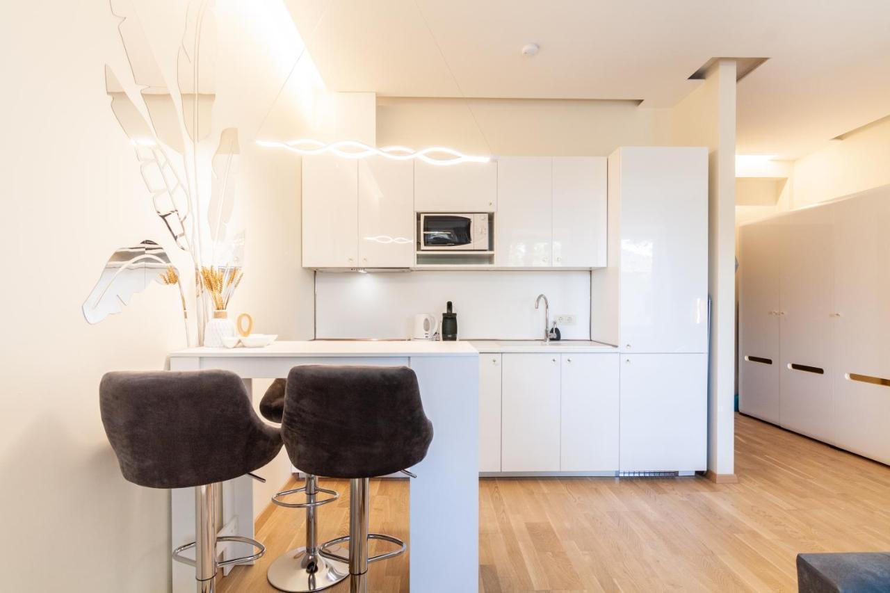 Central Square Apartments パランガ エクステリア 写真