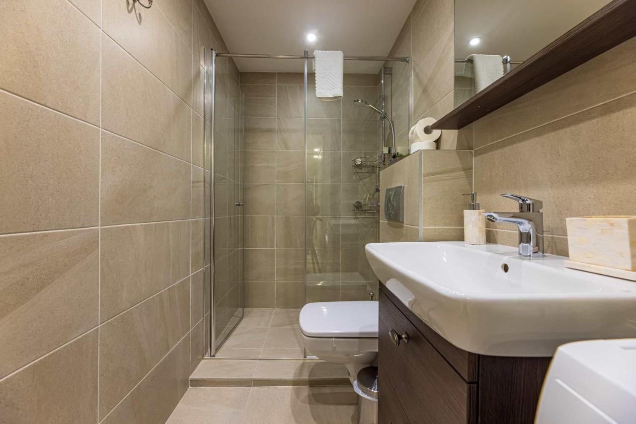 Central Square Apartments パランガ エクステリア 写真