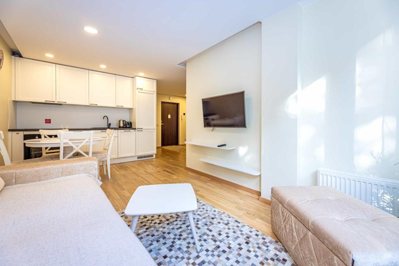 Central Square Apartments パランガ エクステリア 写真