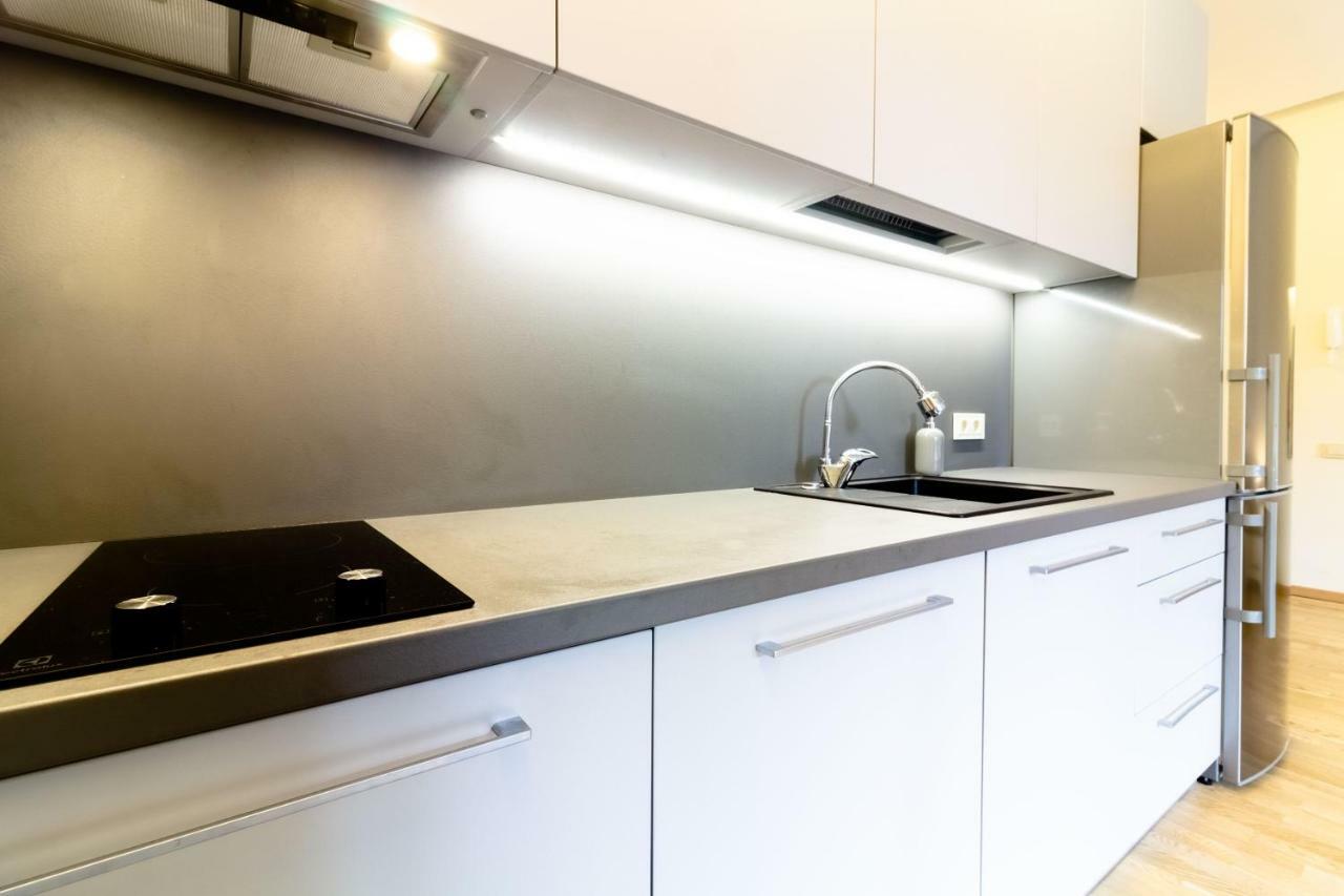 Central Square Apartments パランガ エクステリア 写真